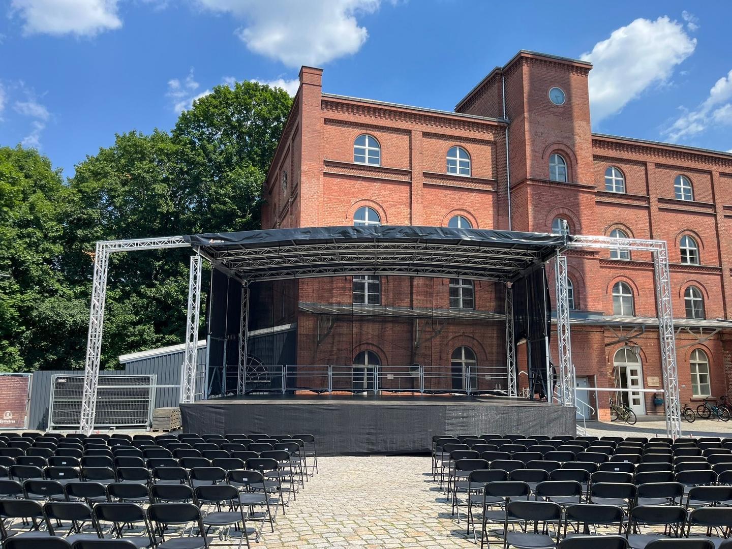 Mobile Bühne OpenAir Stage 10x8m 10x6m 8x6m Trailerbühne (48m², 60m² & mieten in Bautzen – 2