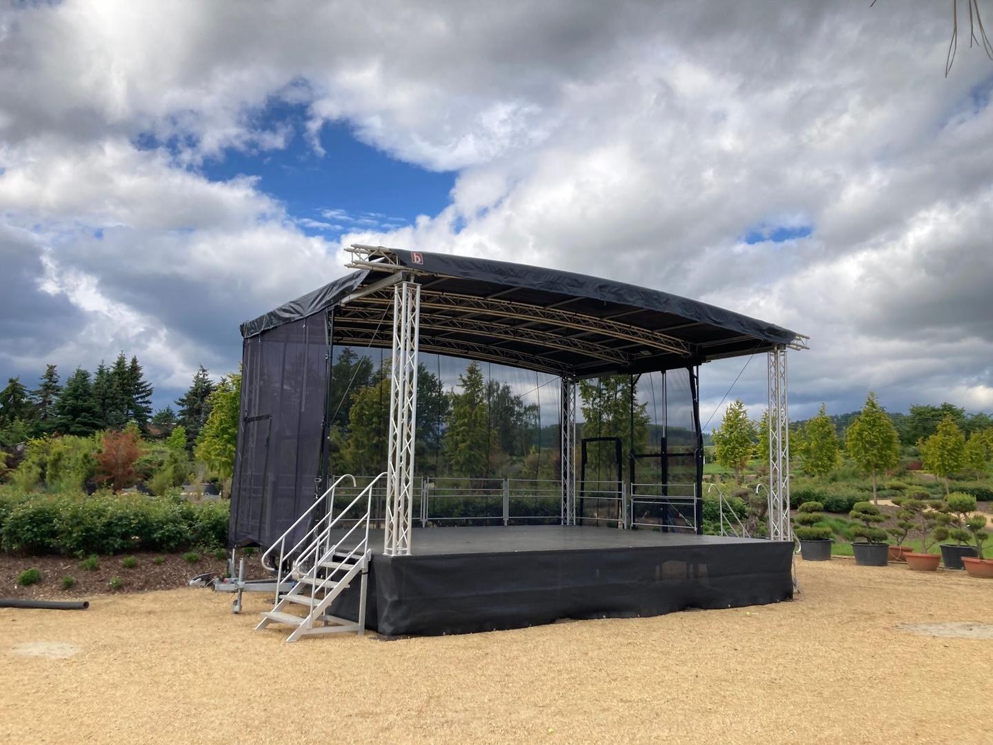 Mobile Bühne OpenAir Stage 10x8m 10x6m 8x6m Trailerbühne (48m², 60m² & mieten in Bautzen – 3