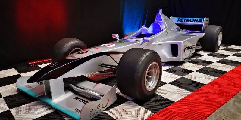 Rennsimulator silber grau mieten in Bad Bentheim