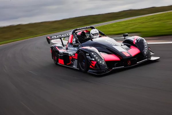 Radical SR mieten in Bad Bentheim bei Cars & Stars Events – 2