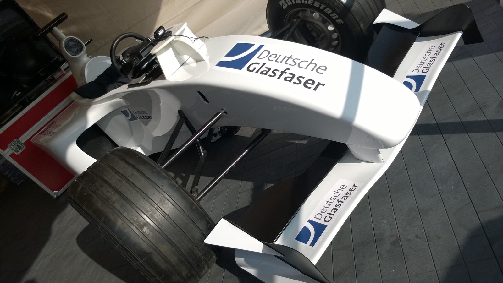 Rennsimulator halfsize weiss mieten in Bad Bentheim bei Cars & Stars E – 2