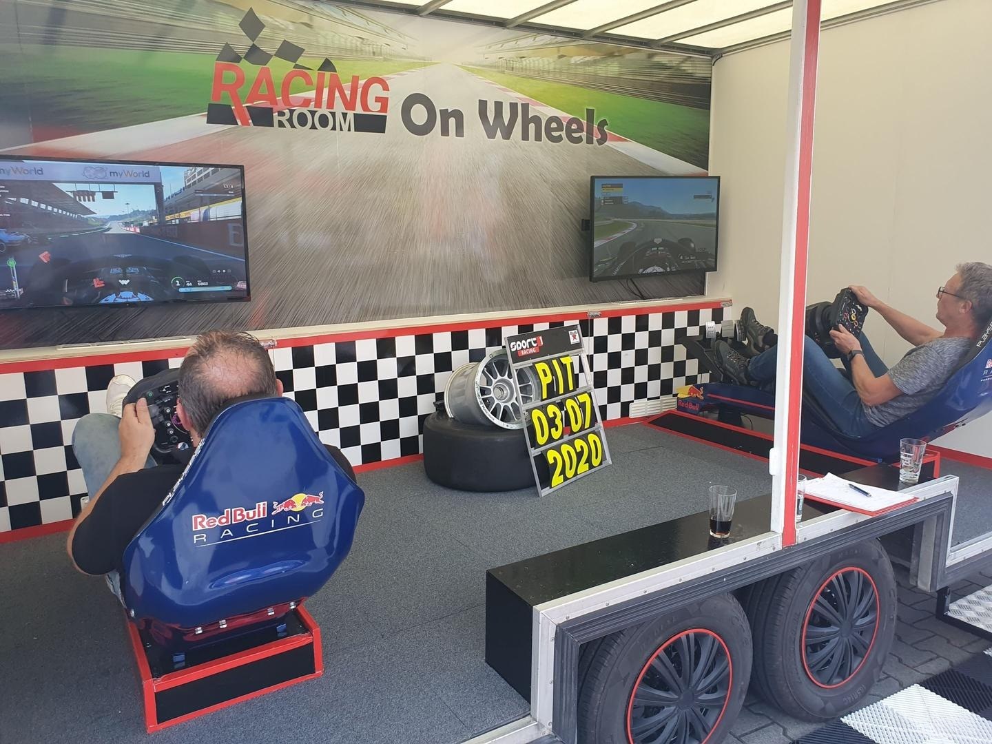Racing Room Anhänger mit 2 Raceseats für Outdoor-Events mieten in Bad Bentheim