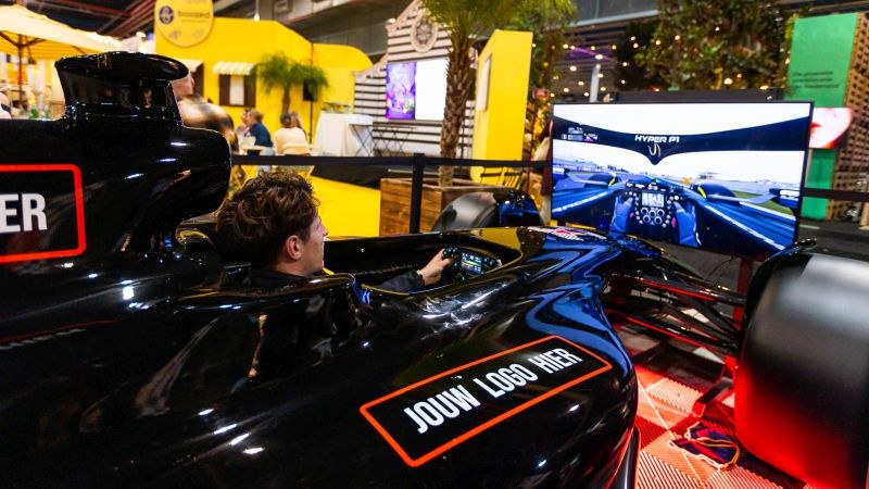 Rennsimulator Showcar schwarz high-end mieten in Bad Bentheim