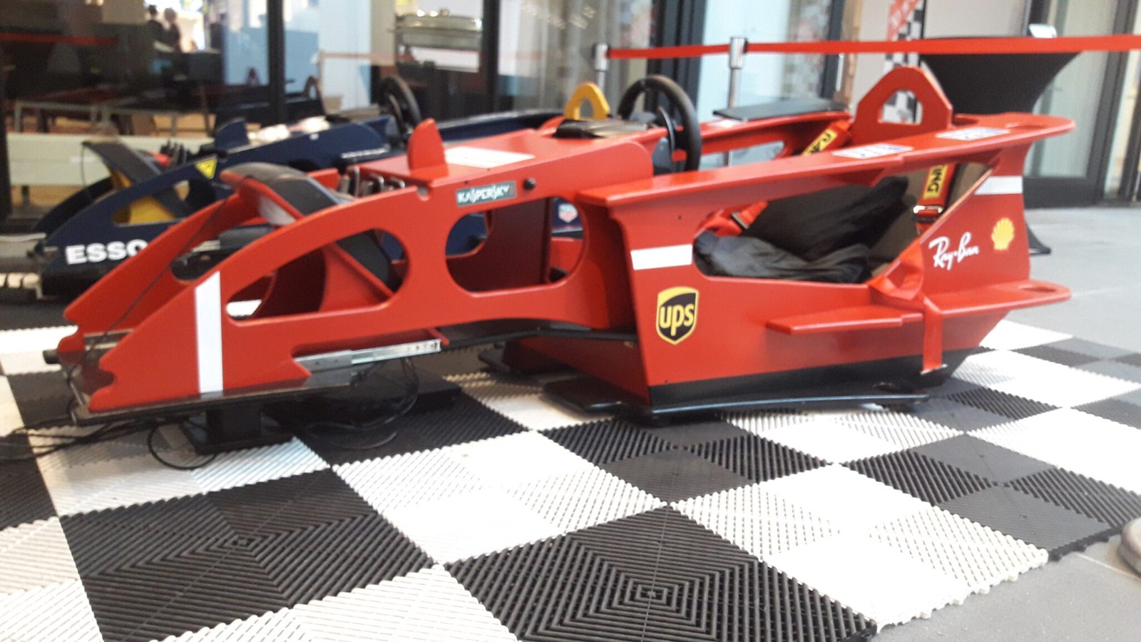 Rennsimulator Cockpit rot mieten in Bad Bentheim – 2