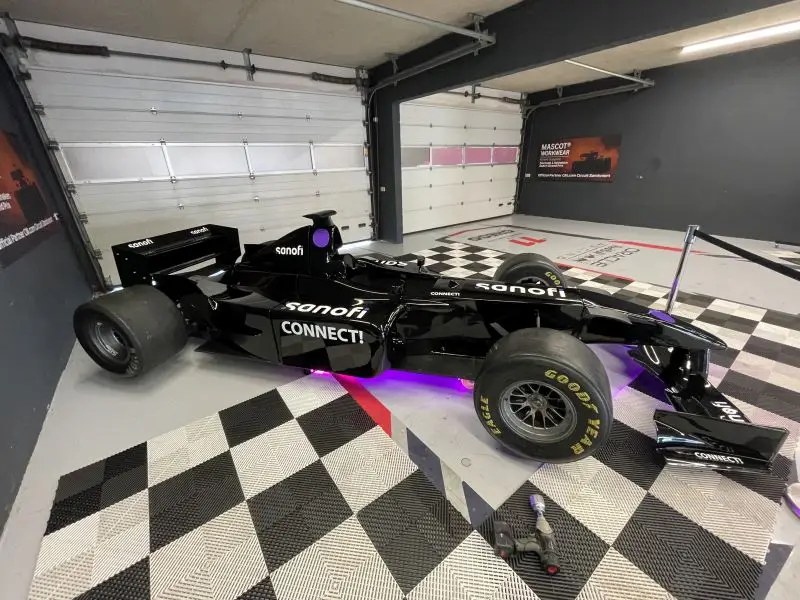 Rennsimulator schwarz mieten in Bad Bentheim – Eventspiel – 3