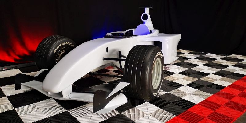 Rennsimulator halfsize weiss mieten in Bad Bentheim bei Cars & Stars E
