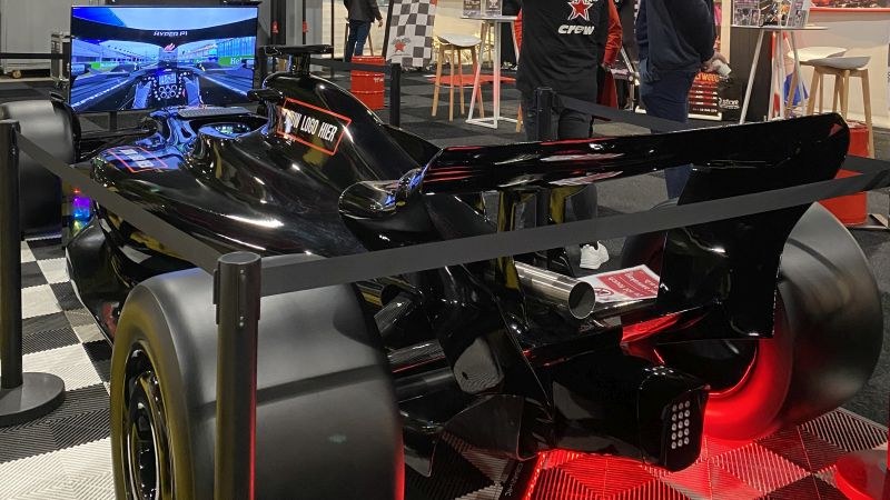 Rennsimulator Showcar schwarz high-end mieten in Bad Bentheim – 3