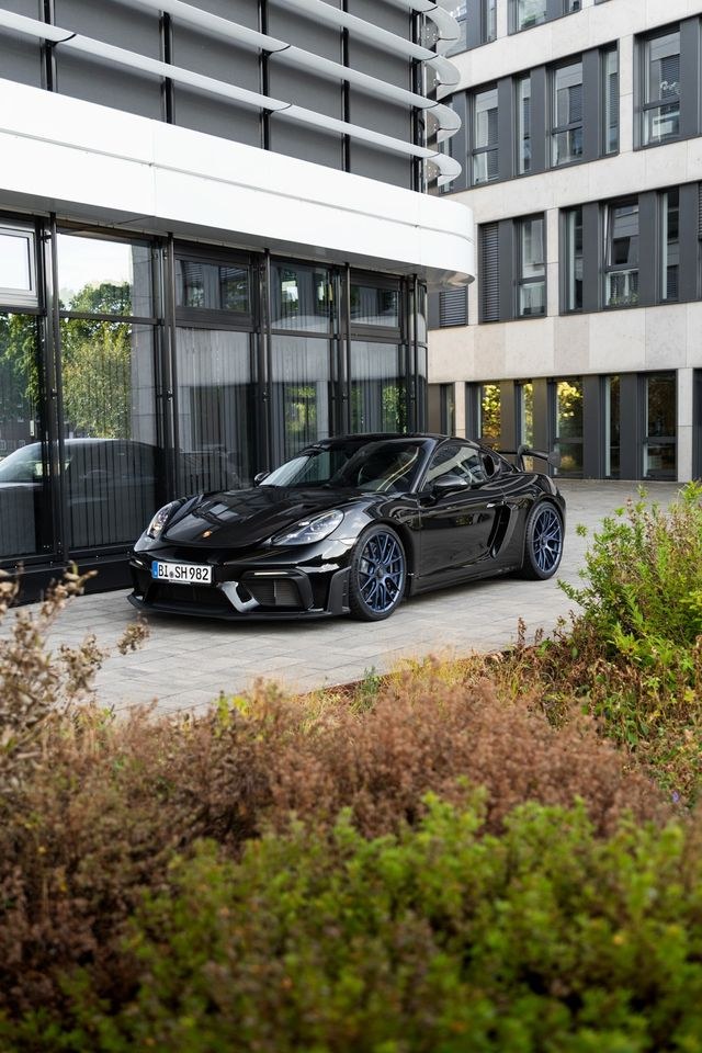 Porsche Cayman GT4 RS mieten in Bielefeld – Fahrspaß auf Zeit