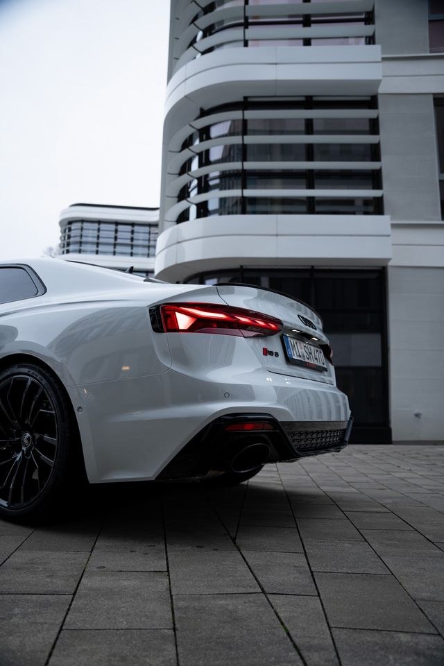 Audi RS5 Coupé mieten in Bielefeld – Fahrspaß auf Zeit – 3