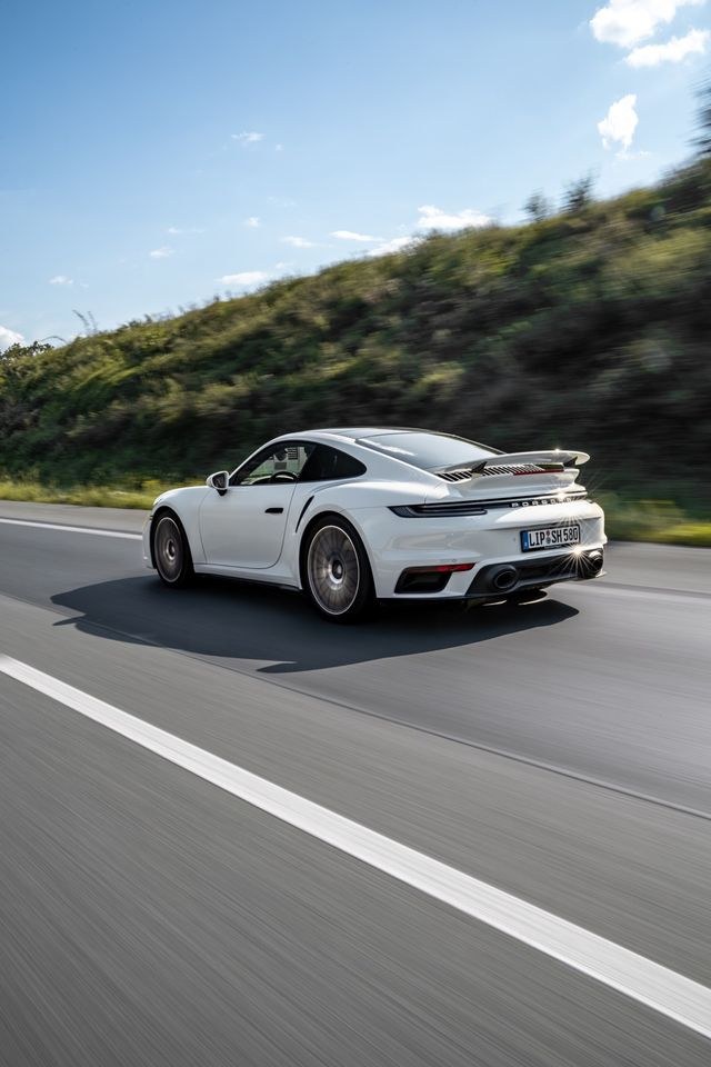 Porsche 911 Turbo mieten in Bielefeld – Fahrspaß auf Zeit – 2