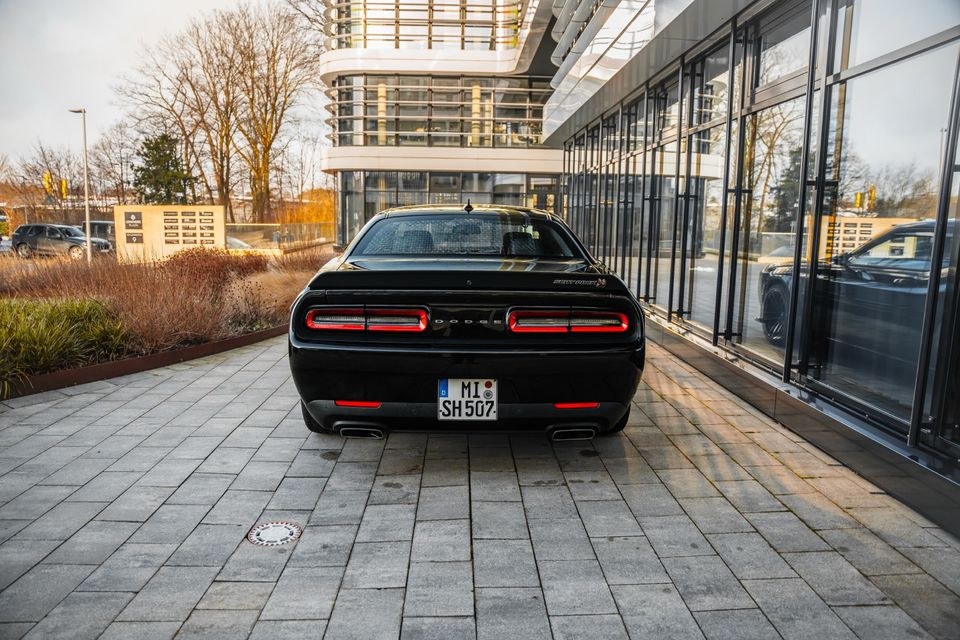 Dodge Challenger R T mieten in Bielefeld – Fahrspaß auf Zeit – 3