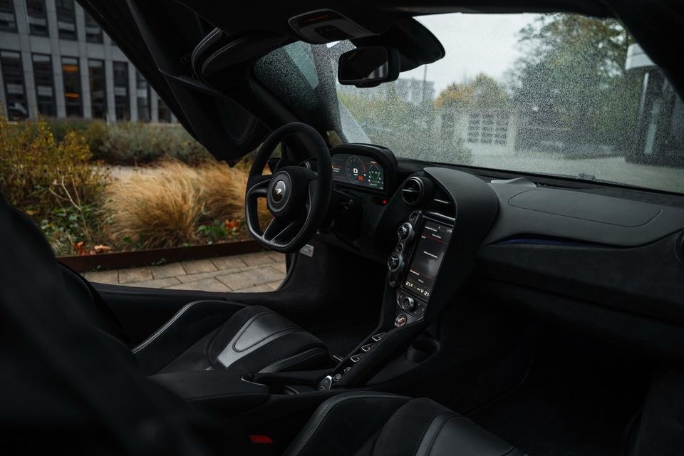 Instruktorfahrt McLaren 720S mieten in Bielefeld – Fahrspaß auf Zeit – 4