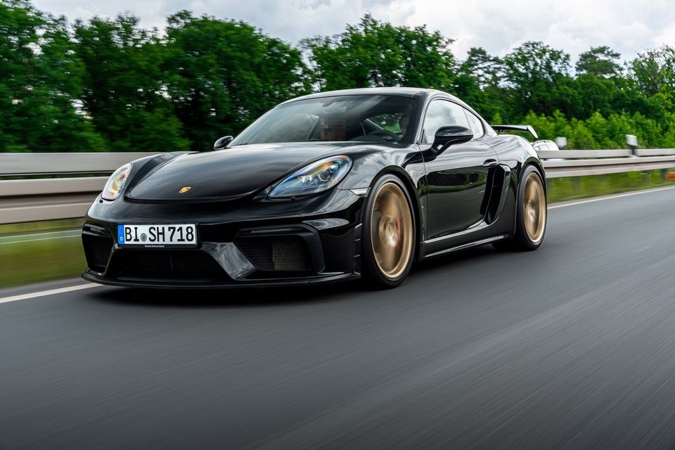Porsche Cayman GT4 mieten in Bielefeld – Fahrspaß auf Zeit