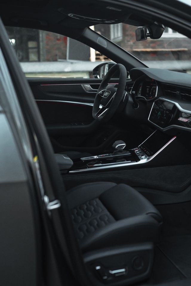 Audi RS6 C8 mieten in Bielefeld – Fahrspaß auf Zeit – 4