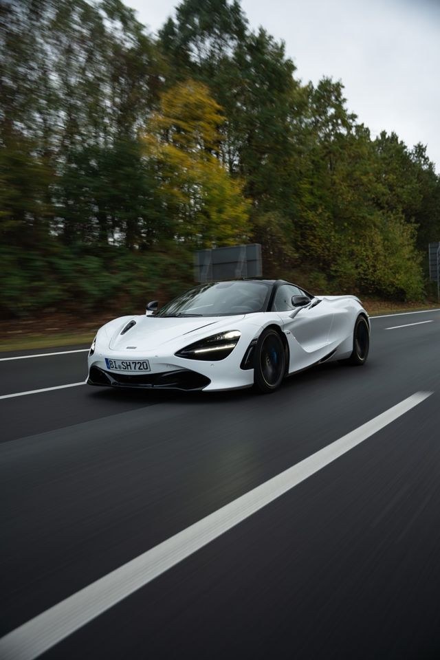McLaren 720S mieten in Bielefeld – Fahrspaß auf Zeit