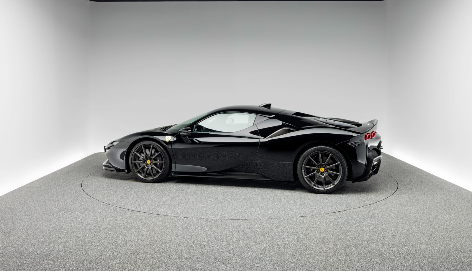 Ferrari SF90 Stradale | unterschiedliche Farben verfügbar | Alternative Ferrari 296 GTB Ferrari 812 Ferrari F8 Ferrari 488 | Ferrari Hochzeitsauto | Ferrari Langzeitmiete | Ferrari Abo