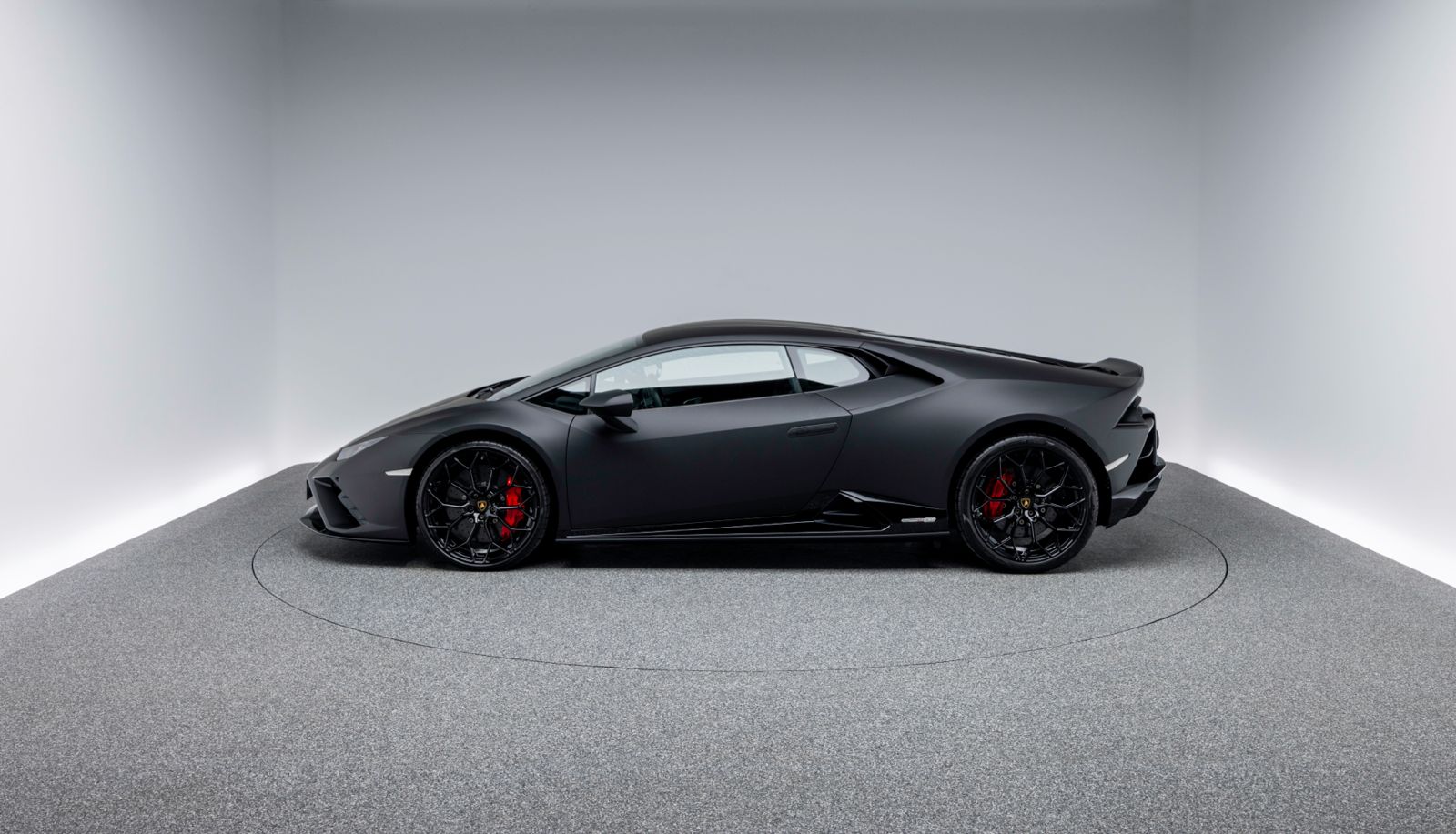 Lamborghini Huracan EVO LP640-4 AWD mieten bei Black & Ride