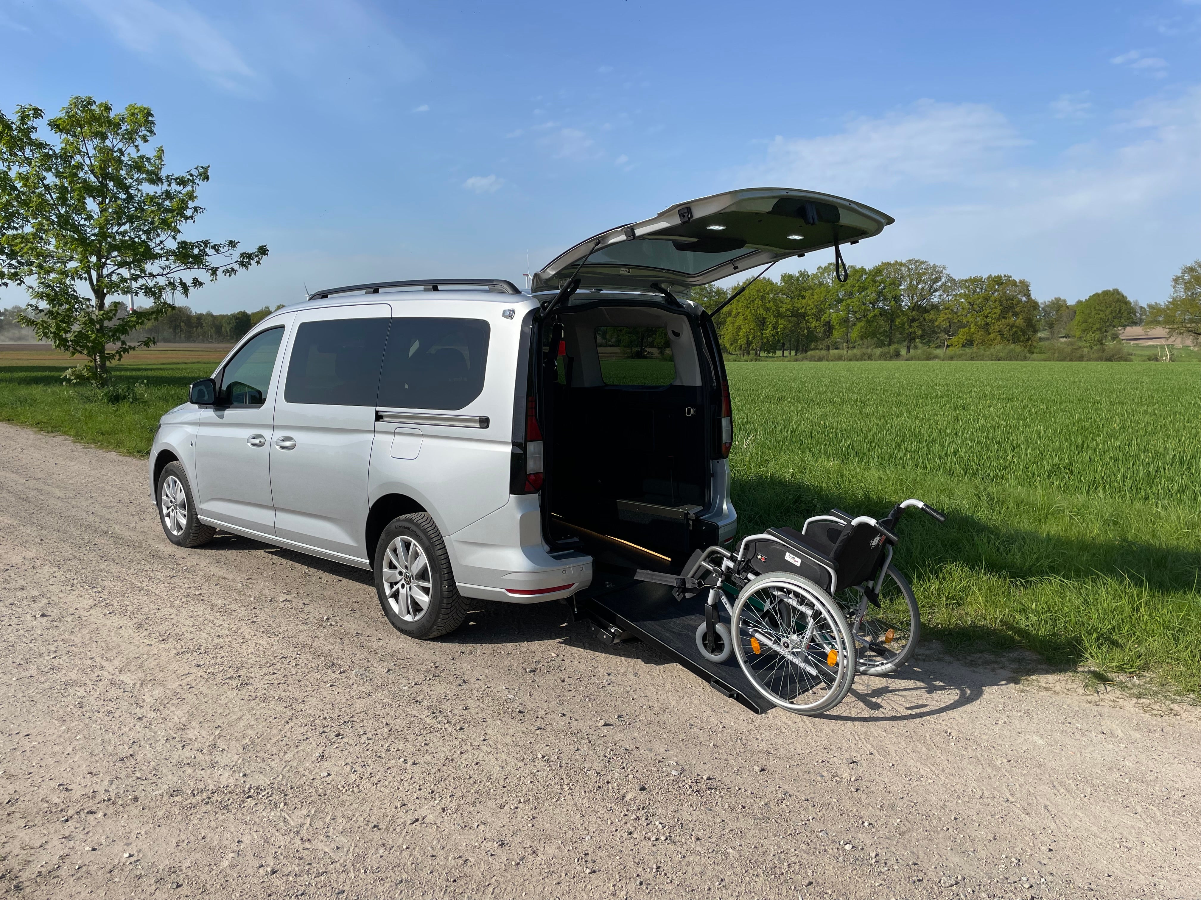 Mietwagen für Rollstuhlfahrer / Rollstuhltransporter Rollstuhlrampe / Gutschein