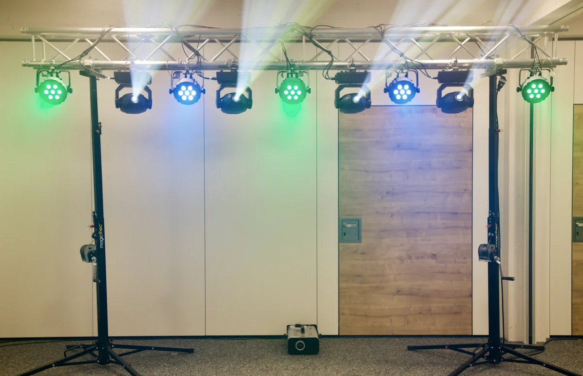 Lichtset L / Lichttechnik/ Partytechnik / Effekte / Movinghead – 2