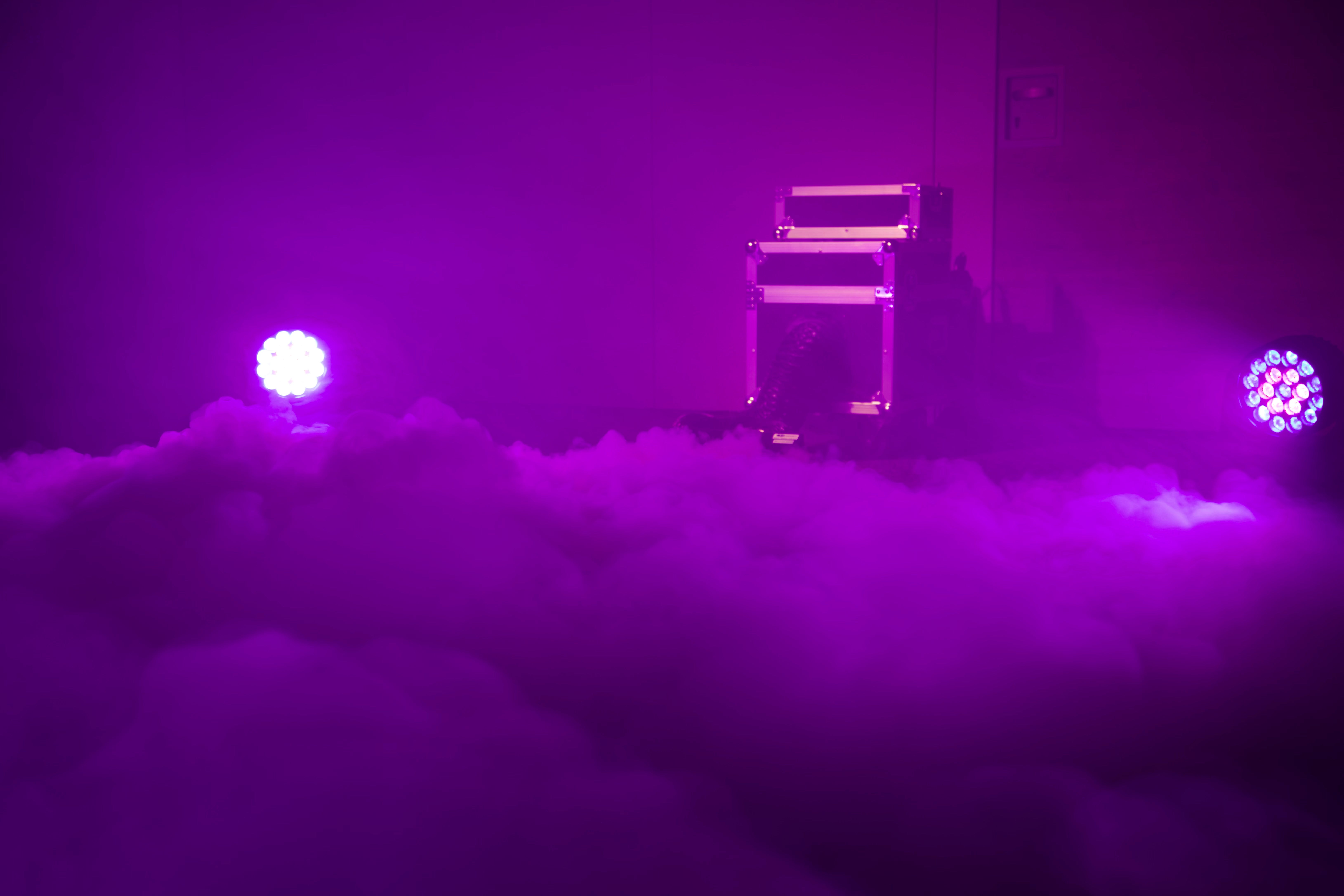 Bodennebelmaschine für Wolken ähnlichen Nebel, Hochzeitstanz, Filmproduktionen, Bilder Lightmaxx Vector Low Fog – 4