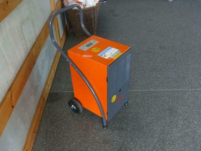 Bautrockner 300 cbm mieten bei Bauma – gegen Feuchtigkeit & Kälte – 4