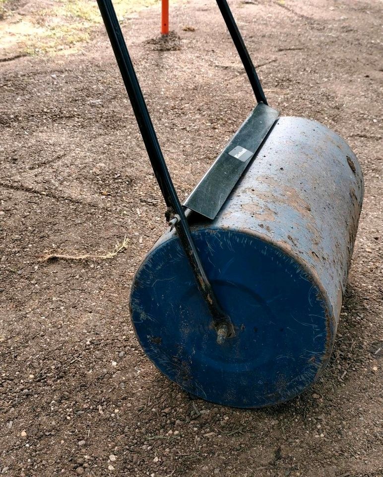 Gartenwalze mieten in Bad Münstereifel – für ebenen Rasen – 2