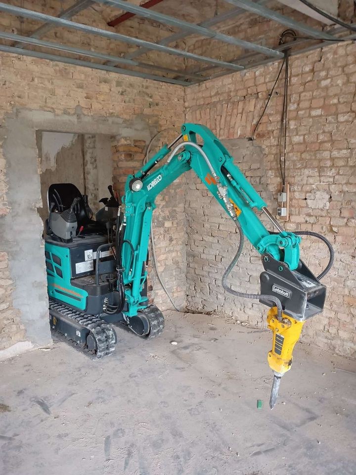 Mikrobagger Kobelco 1,1t Minibagger Stemmhammer mieten in Zehdenick