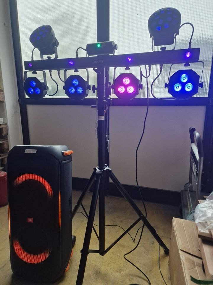 Profi Nebelmaschine Rauchmaschine 2500W Show mieten in Dreieich – 4