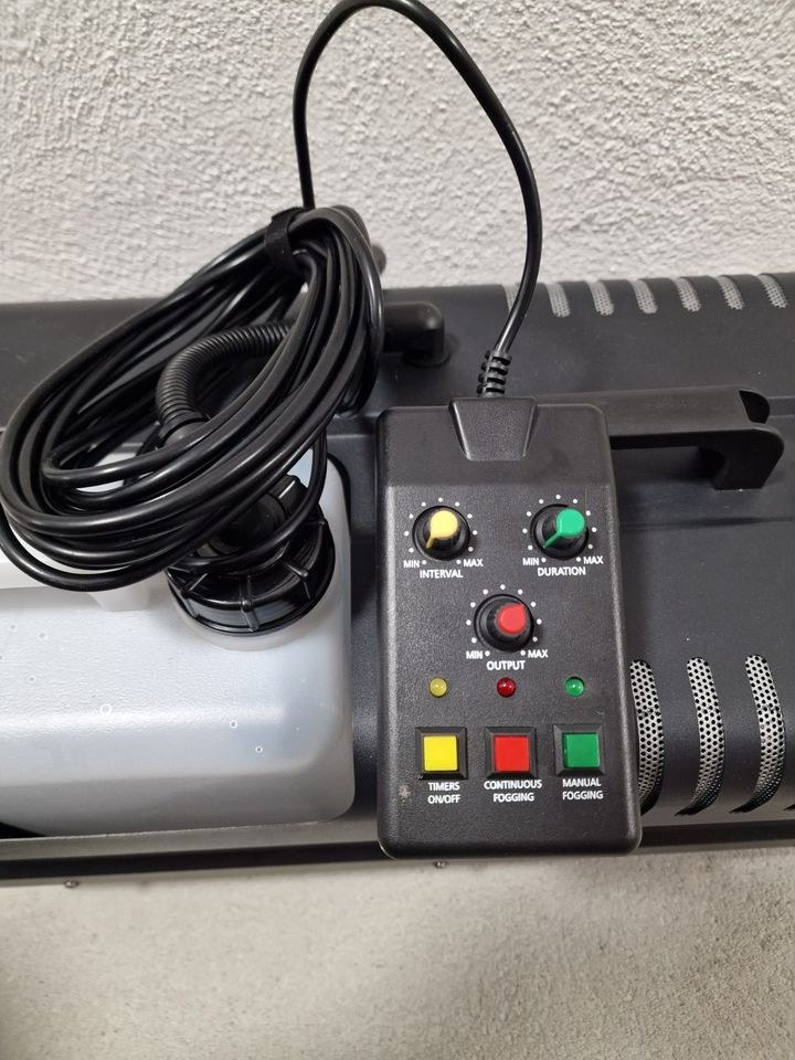 Profi Nebelmaschine Rauchmaschine 2500W Show mieten in Dreieich – 3