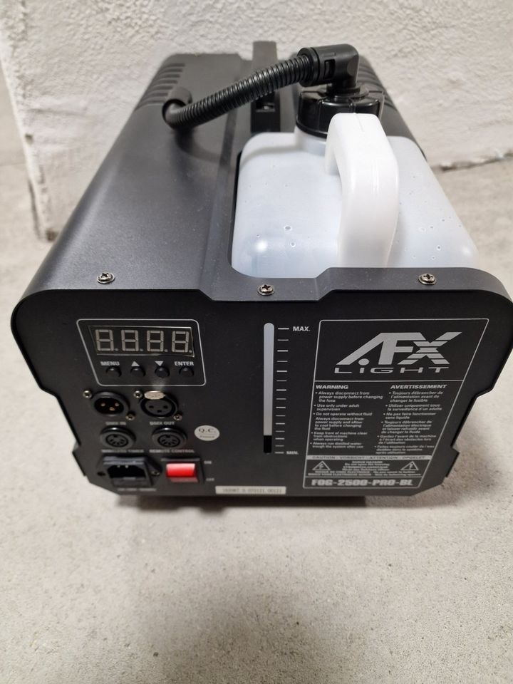 Profi Nebelmaschine Rauchmaschine 2500W Show mieten in Dreieich – 2