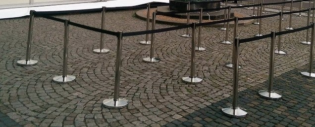 Tensatoren / Tensators / Absperrpfosten / Personenleitsystem