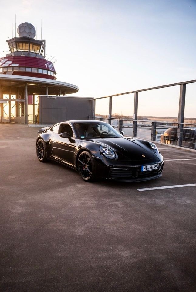 Porsche 911 Carrera S mieten in Minden – Fahrspaß auf Zeit