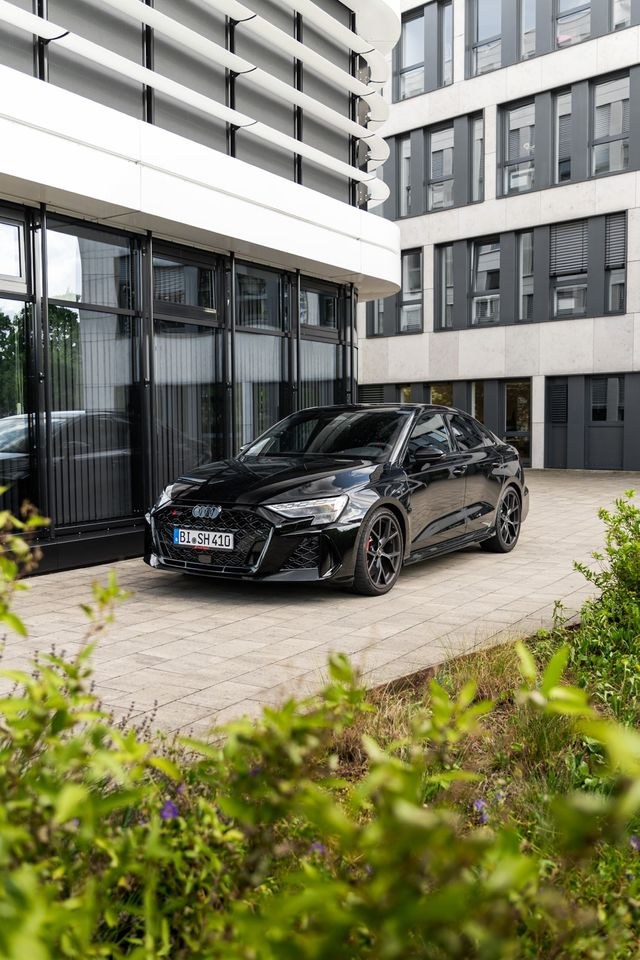 Audi RS3 Limousine mieten in Minden – Fahrspaß auf Zeit