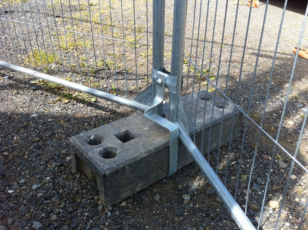 Engmaschiger Mobilzaun Bauzaun (Anticlimb) für Baustelle und Bauvorhaben günstig Mieten – 4