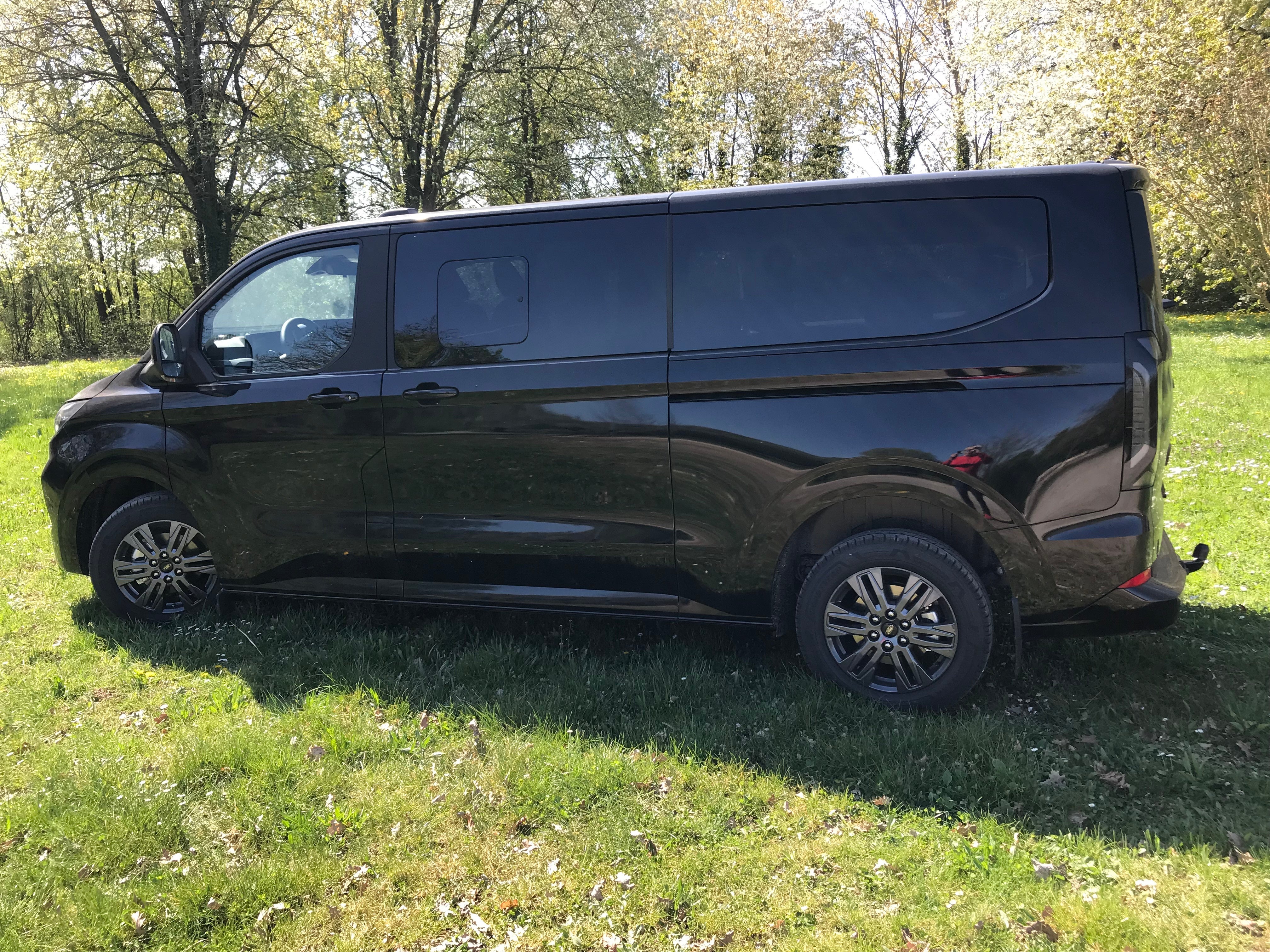 8 Sitzer Ford Tourneo Titanium Automatic – 3