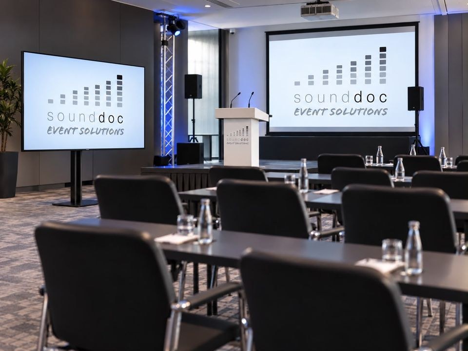 Beamer Display Leinwand Bildschirm Screen mieten in Waltrop