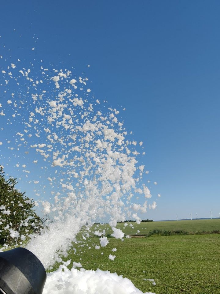Schaumkanone Schaummaschine Schaumparty Hüpfburg mieten in Tottleben