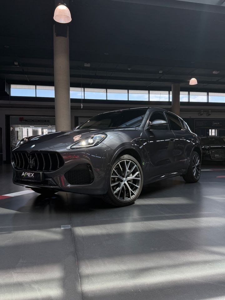 SALE Maserati Grecale 300 PS Luxury SUV Tag mieten in Köln