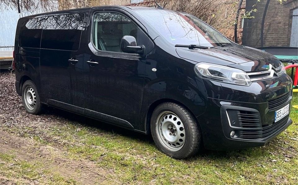 8 Sitzer Familienauto mieten in Rehfelde – für Gruppe & Team – 2