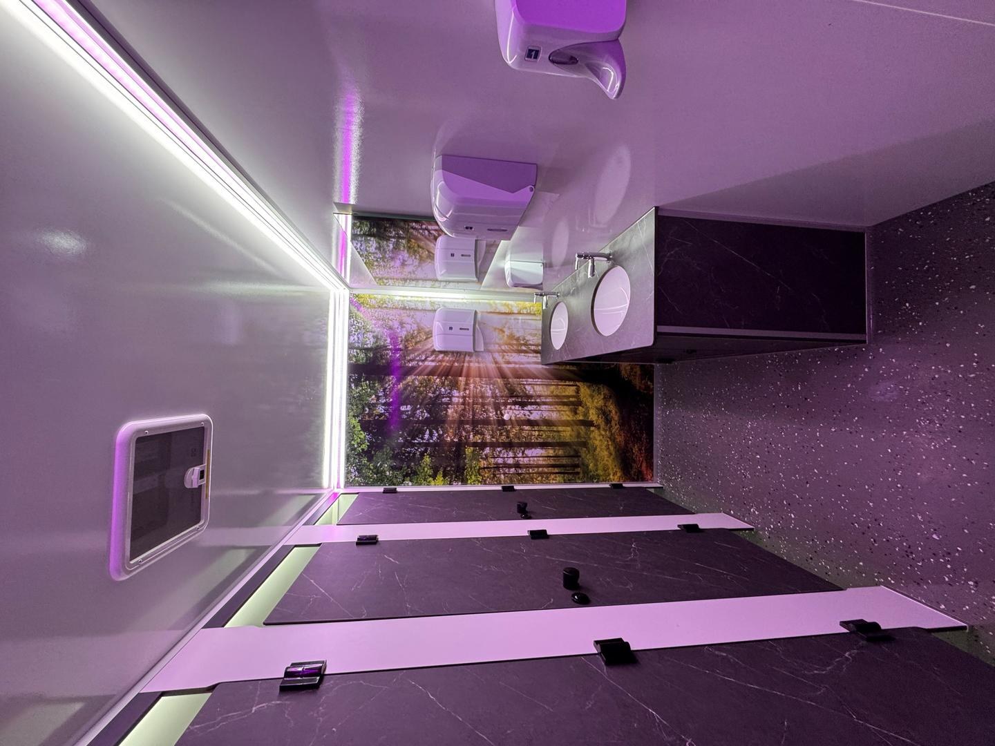 Toilettenwagen groß "Große Waschbären Oase" mieten in Heek
