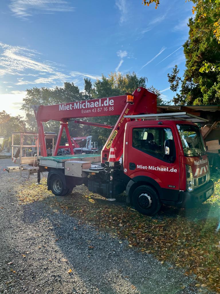 Hubsteiger / LKW-Arbeitsbühne, 25m, selbstfahrend, Führerschein Kl.B