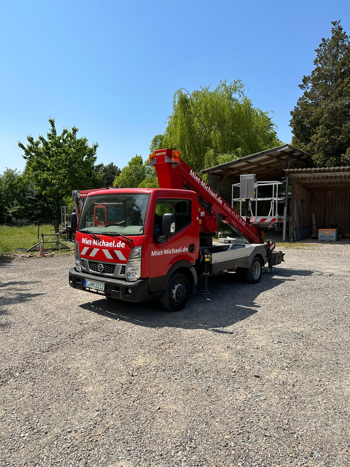 Hubsteiger / LKW-Arbeitsbühne, 17m, selbstfahrend, Führerschein Kl.B