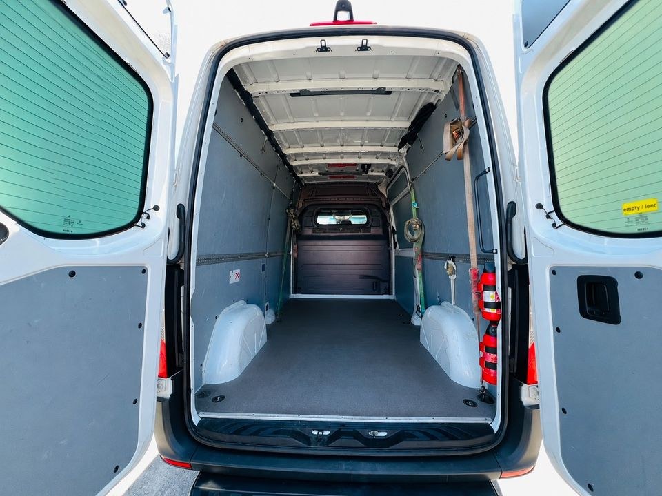 Mercedes Sprinter Transporter Umzug Kamera mieten bei Skyline Rental – 3