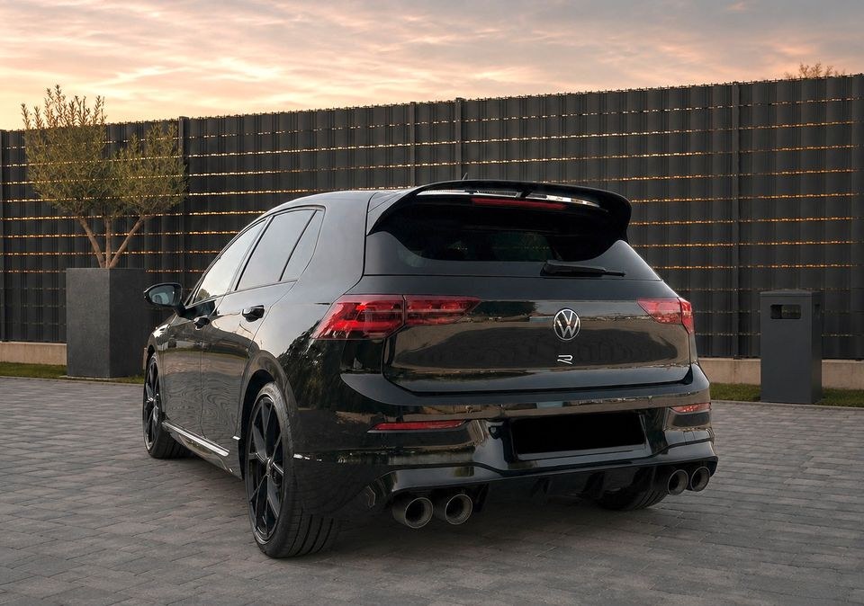 VW Golf 8R Akrapovic Auspuff 24h mieten bei Skyline Rental – 2