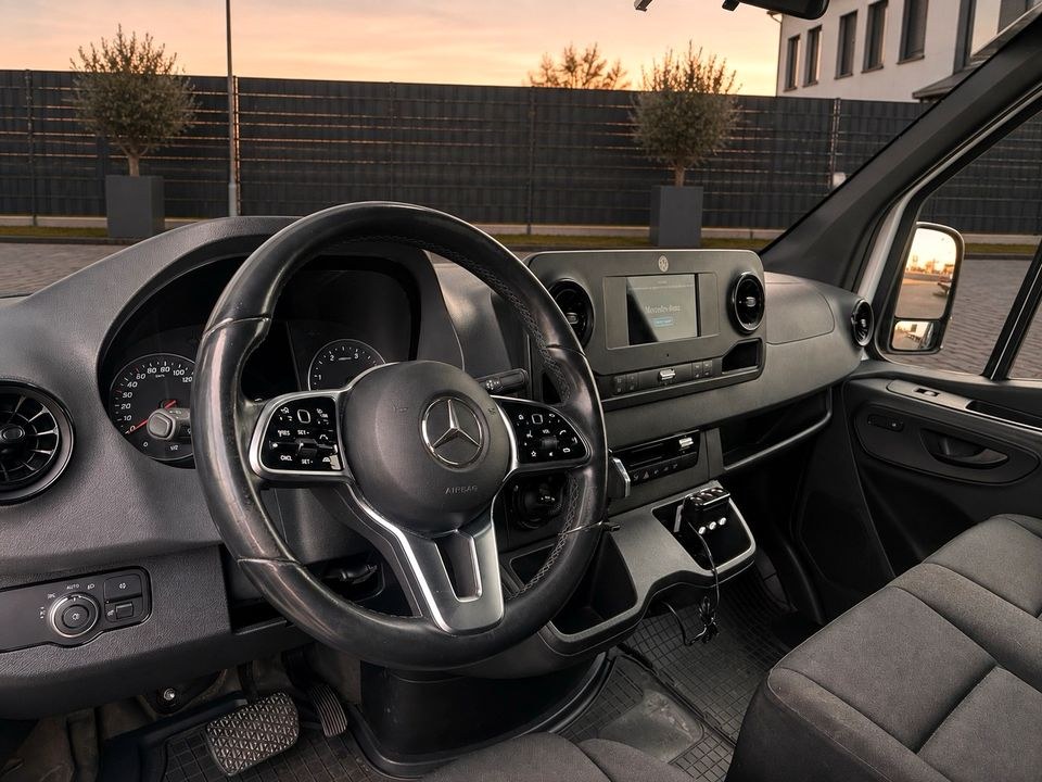 Mercedes Sprinter Transporter Umzug Kamera mieten bei Skyline Rental – 4
