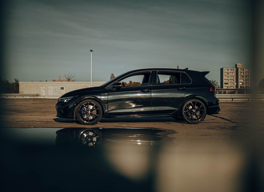 VW Golf 8R Akrapovic Auspuff 24h mieten bei Skyline Rental – 3