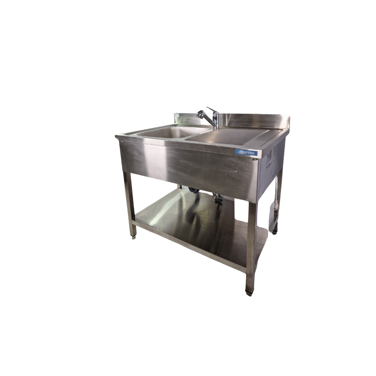 Spülbecken mit Boiler und Arbeitsfläche