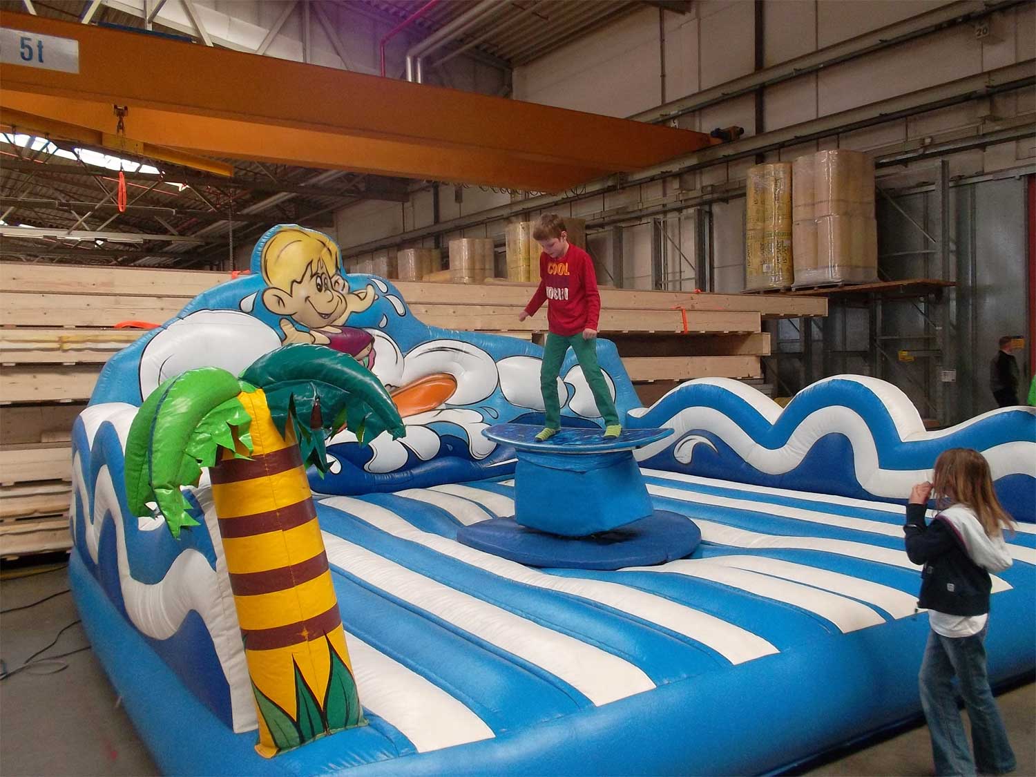 Surfsimulator / Rodeo / Surfboard Riding