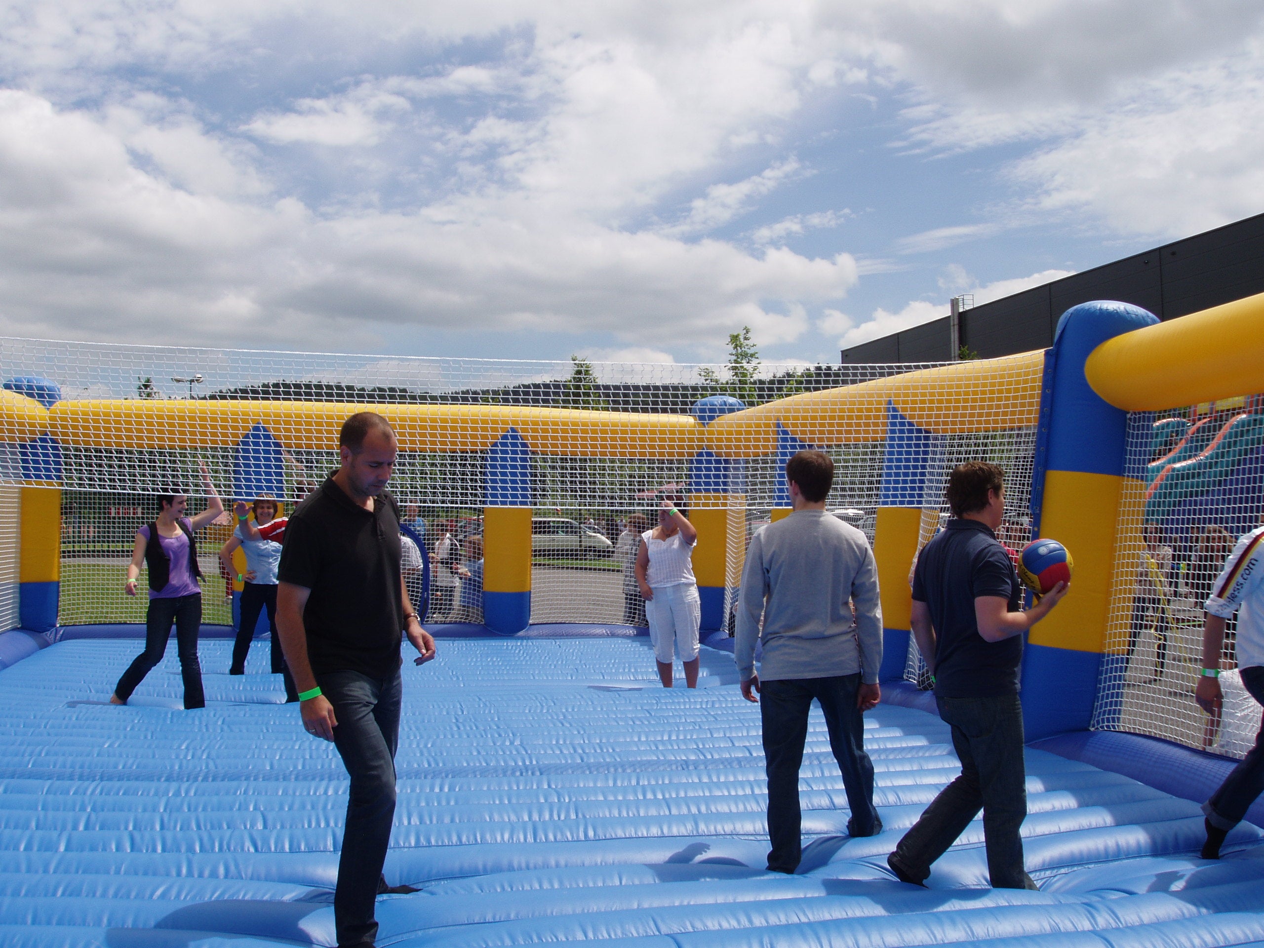 Beachvollyballfeld aufblasbar