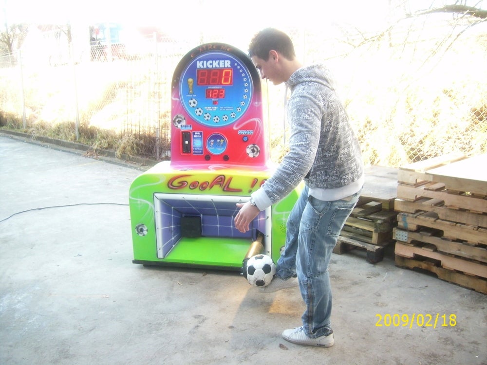 Schusskraftmesser / Fußball-Automat